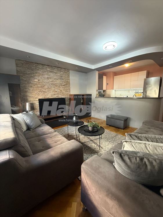 Lux, dvosoban stan, 50 m², kod Vukovog spomenika — 2