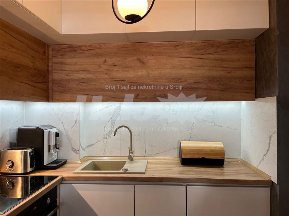 Lux dvosoban stan East side kod Aviva — 8