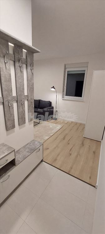 Lux garsonjera 26m2 — 8