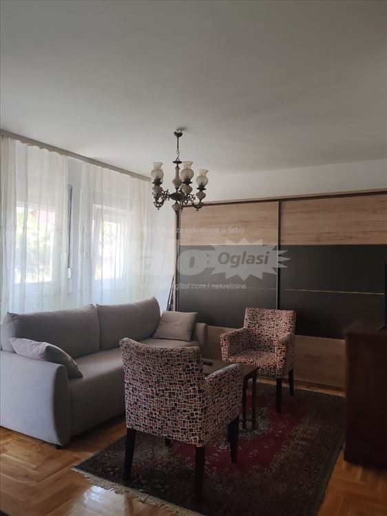 LUX garsonjera 30m2 I Zemun 450EUR — 3