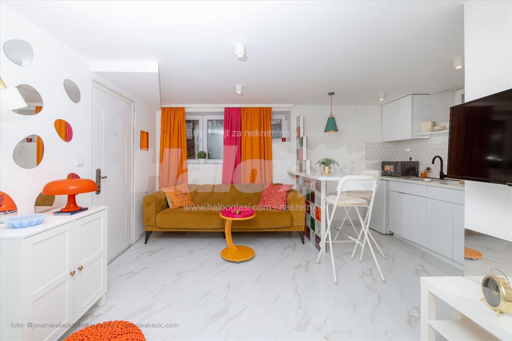 Lux garsonjera na Banjici — 7
