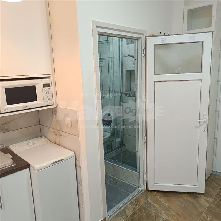 Lux - garsonjera - strogi centar — 8
