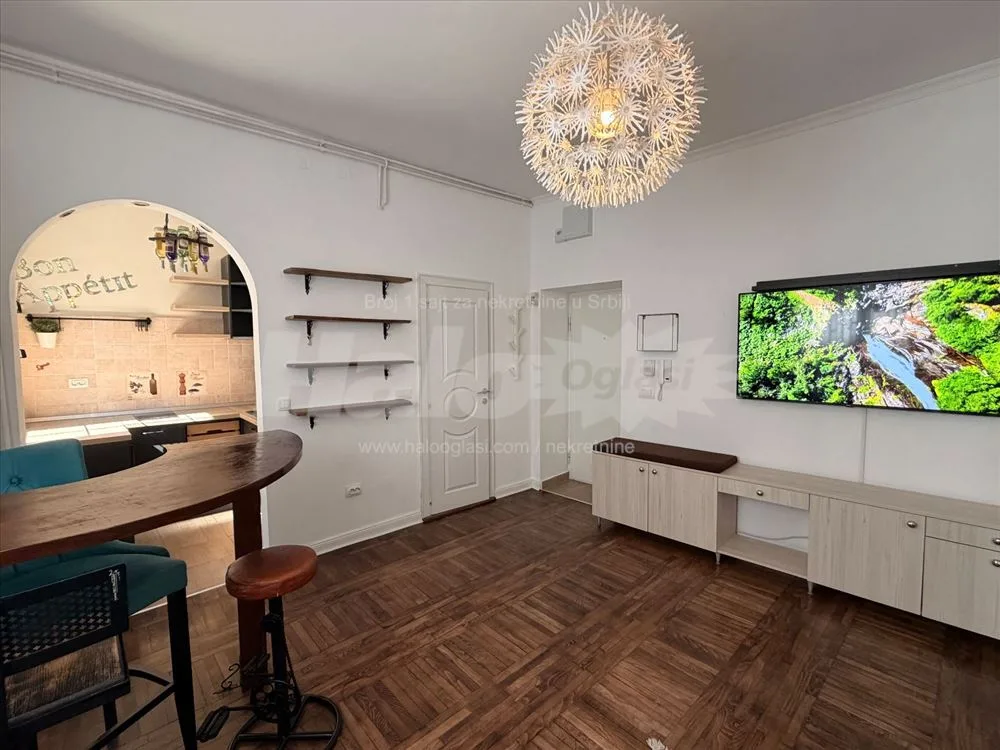 Lux garsonjera / u kiriju uracunate rezije — 2