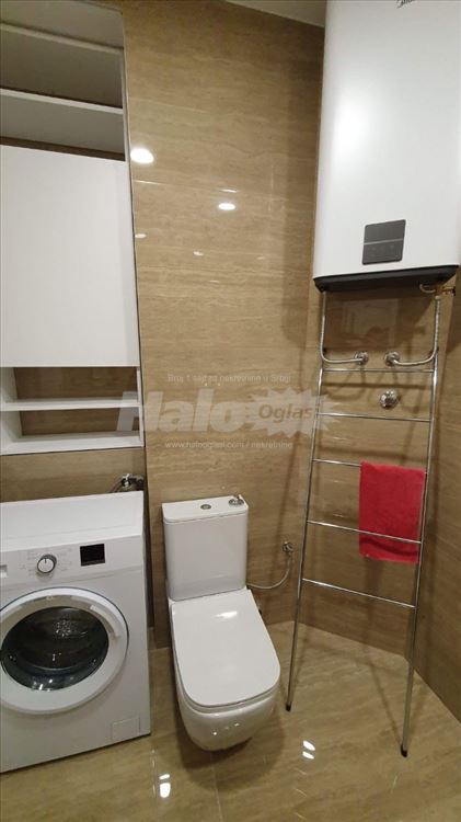 Lux grsonjera u strogom centru — 8