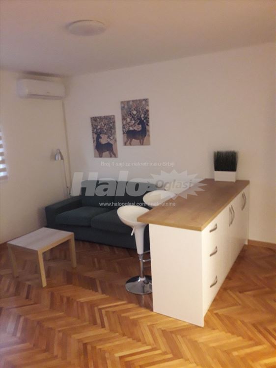 Lux jednoiposoban stan u centru Banovog brda — 3