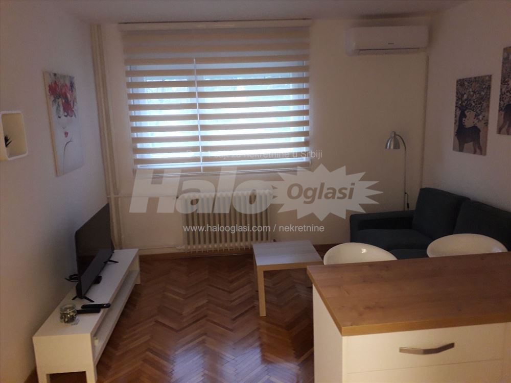 Lux jednoiposoban stan u centru Banovog brda — 4