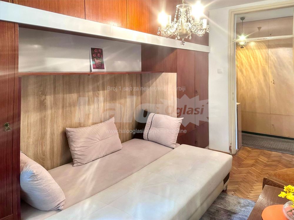 Lux komforan stan renoviran i sređen — 12