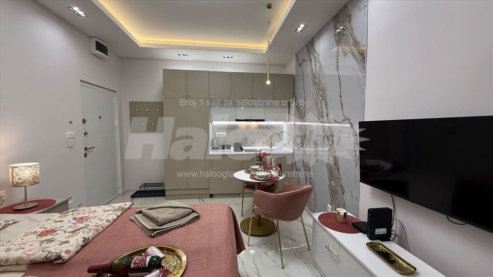 Lux komplet nameštena garsonjera Vracar — 14