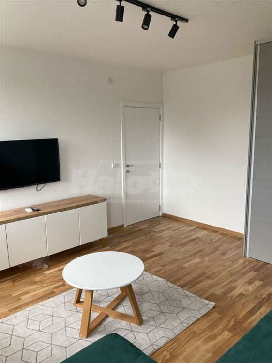Lux komplet renoviran stan Fontana — 3