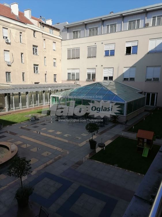 Lux kompletno opremljen 3.0, garaza Vukov spomenik — 7