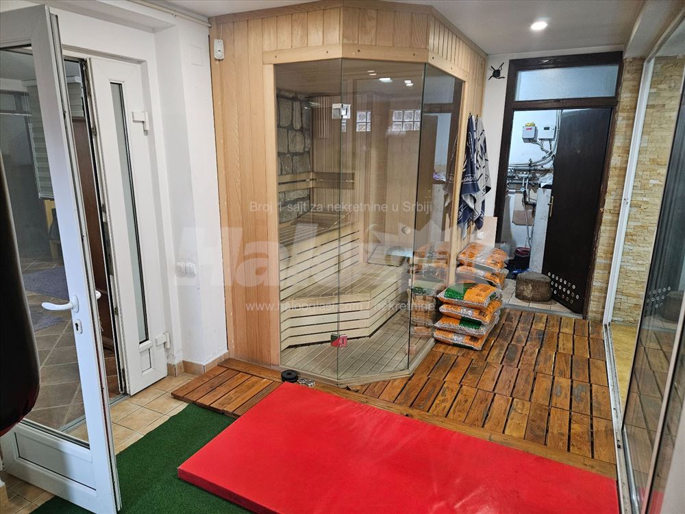 Lux kuca kod Olimpa Zvezdara 217m2 — 2