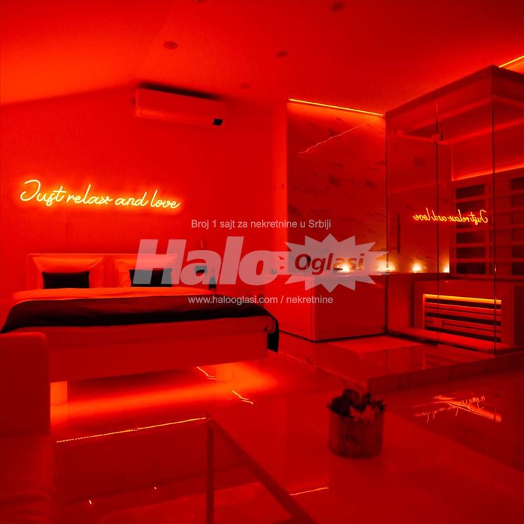 Lux nekretnina sa tri posebne jedinice — 7