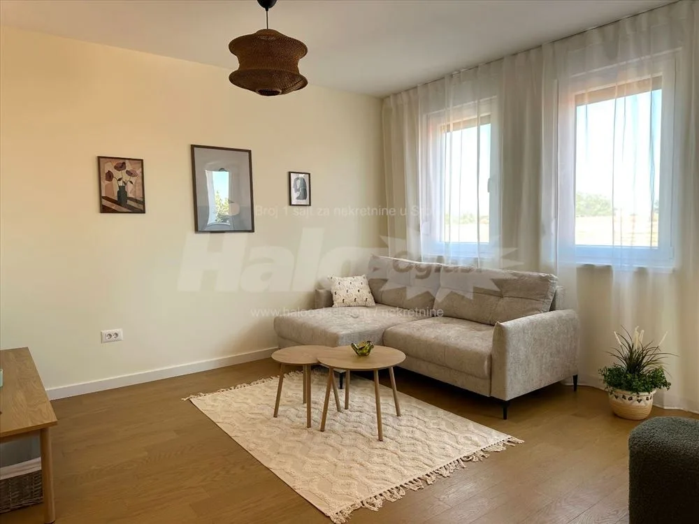 LUX nov 1.5 stan 43m2 sa terasom i garažom, Surčin — 2
