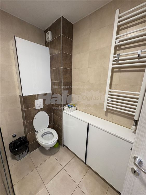 Lux nov centar garaža saradjujem sa agencijama — 9