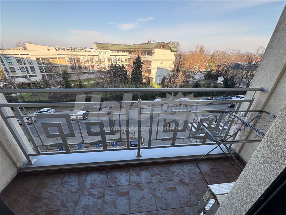 Lux nov centar garaža saradjujem sa agencijama — 14