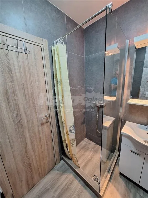 Lux novi stan na Zrenjaninskom putu — 14