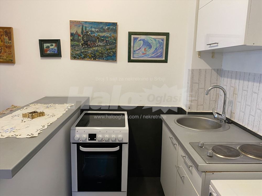 Lux novogradnja, opremljen, svetao, USELJIV ODMAH — 8