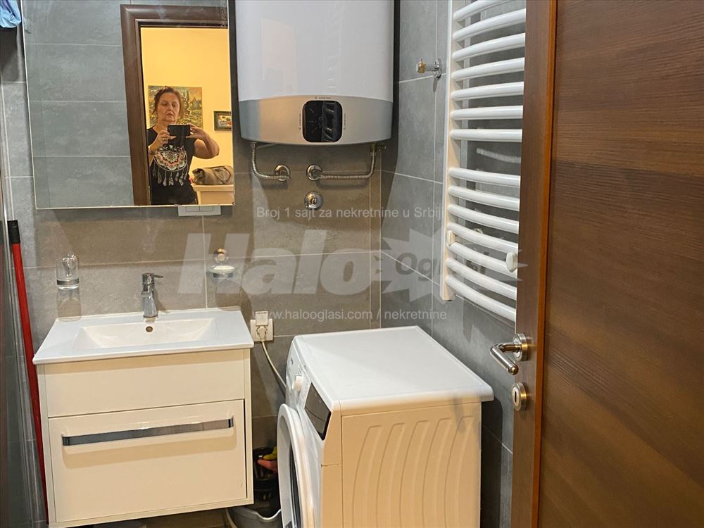 Lux novogradnja, opremljen, svetao, USELJIV ODMAH — 9