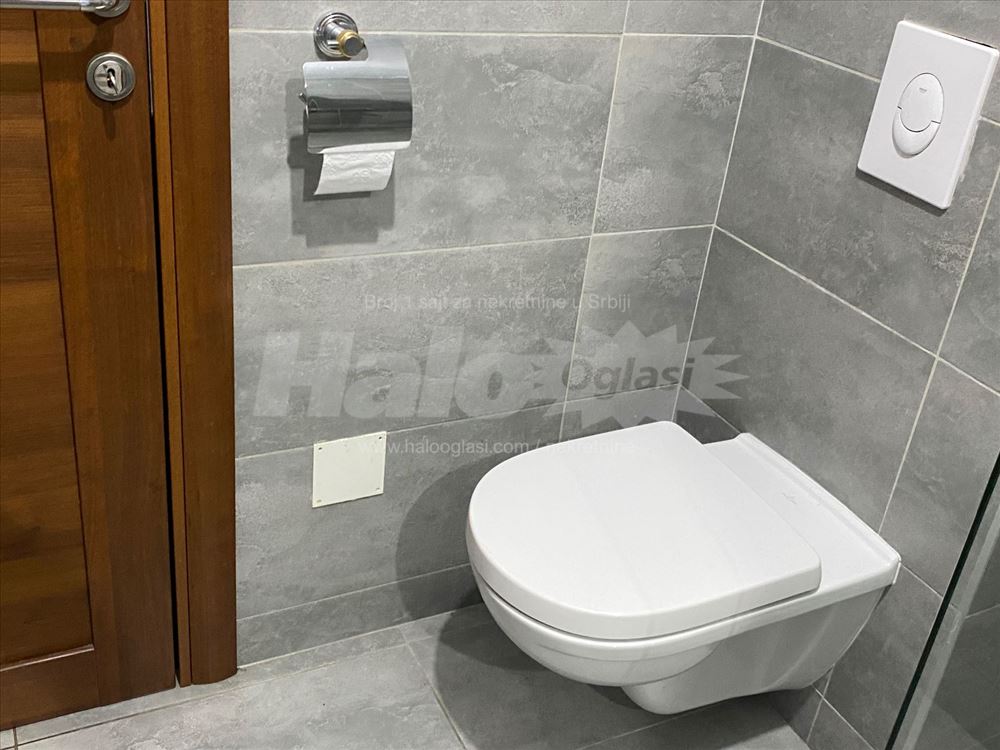 Lux novogradnja, opremljen, svetao, USELJIV ODMAH — 10