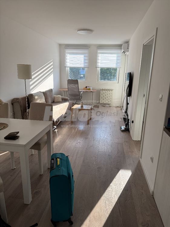 Lux opremljen stan Karaburma — 2
