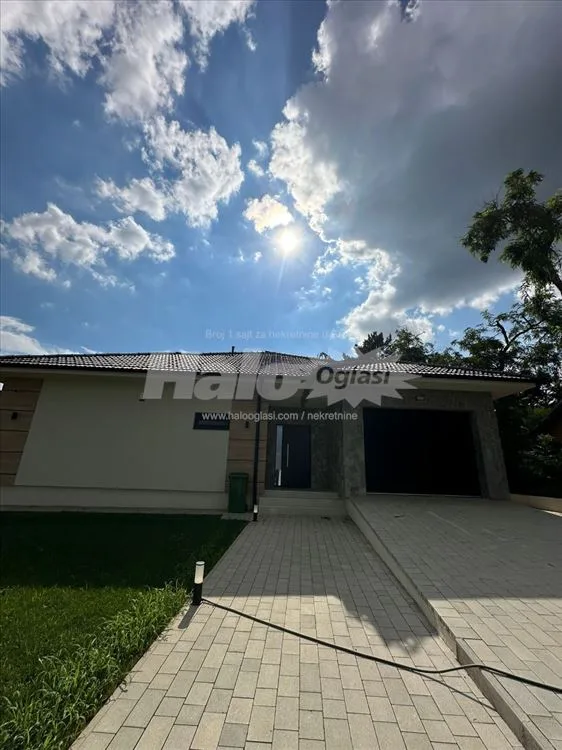 Lux porodična kuća iz snova sa bazenom Avala — 5