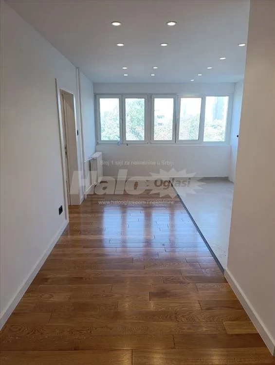 Lux renoviran 3,5 soban stan, Hotel YU — 3