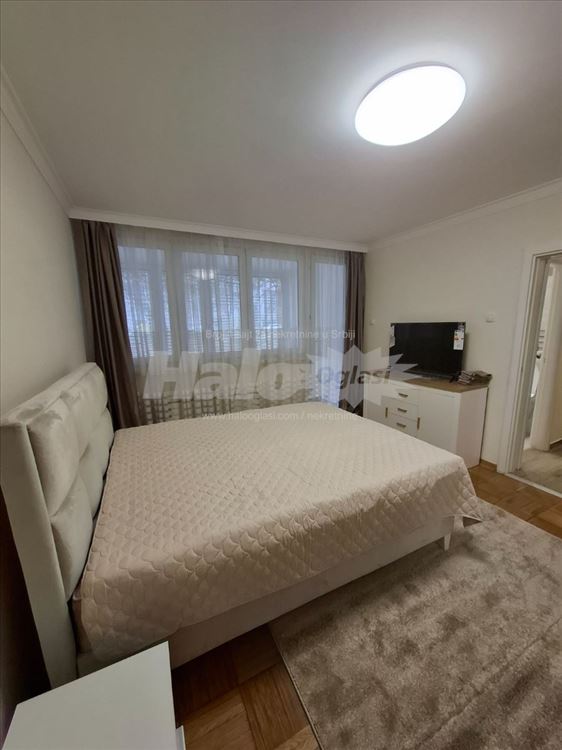 Lux renoviran, opremljen stan na odlicnoj lokaciji — 12