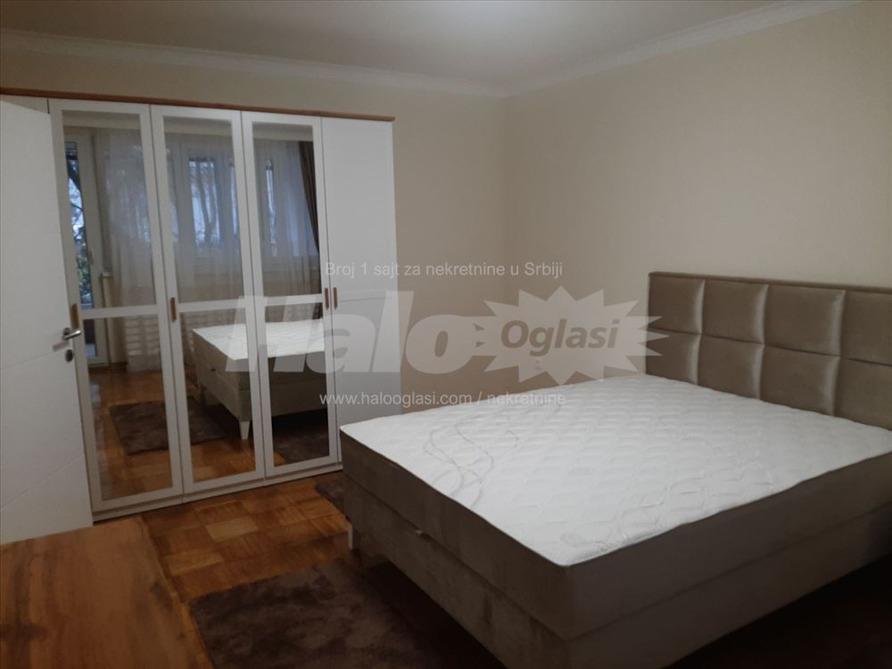Lux renoviran, opremljen stan na odlicnoj lokaciji — 13
