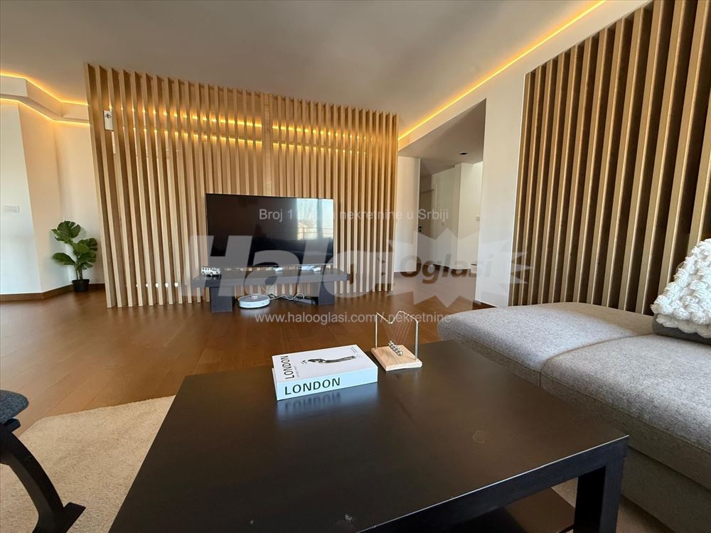 LUX stan 150m2 + 150m2 terasa — 2