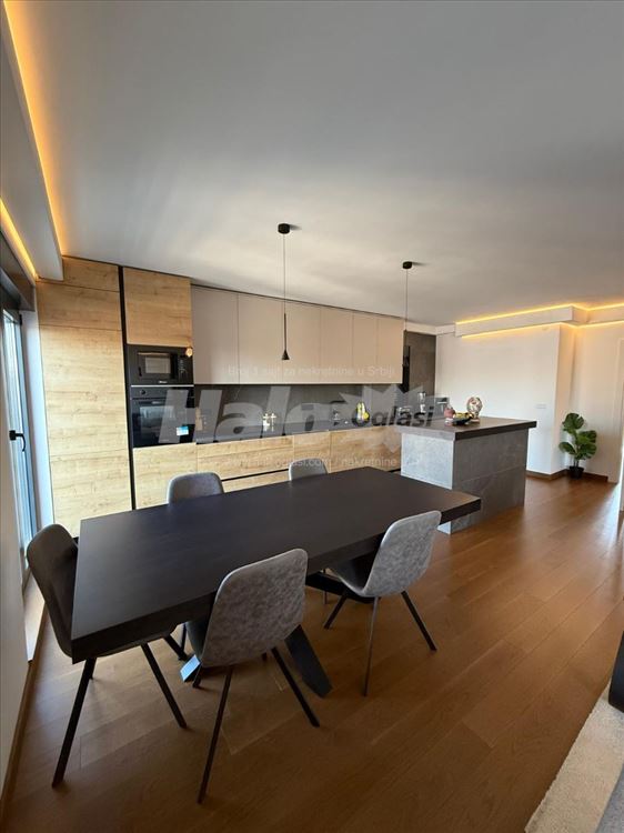 LUX stan 150m2 + 150m2 terasa — 5