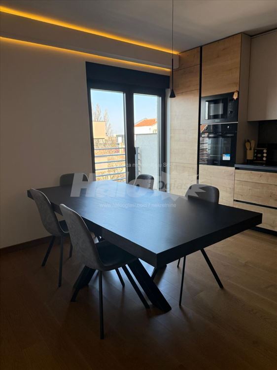 LUX stan 150m2 + 150m2 terasa — 6