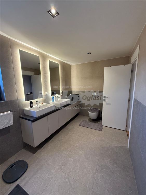 LUX stan 150m2 + 150m2 terasa — 9