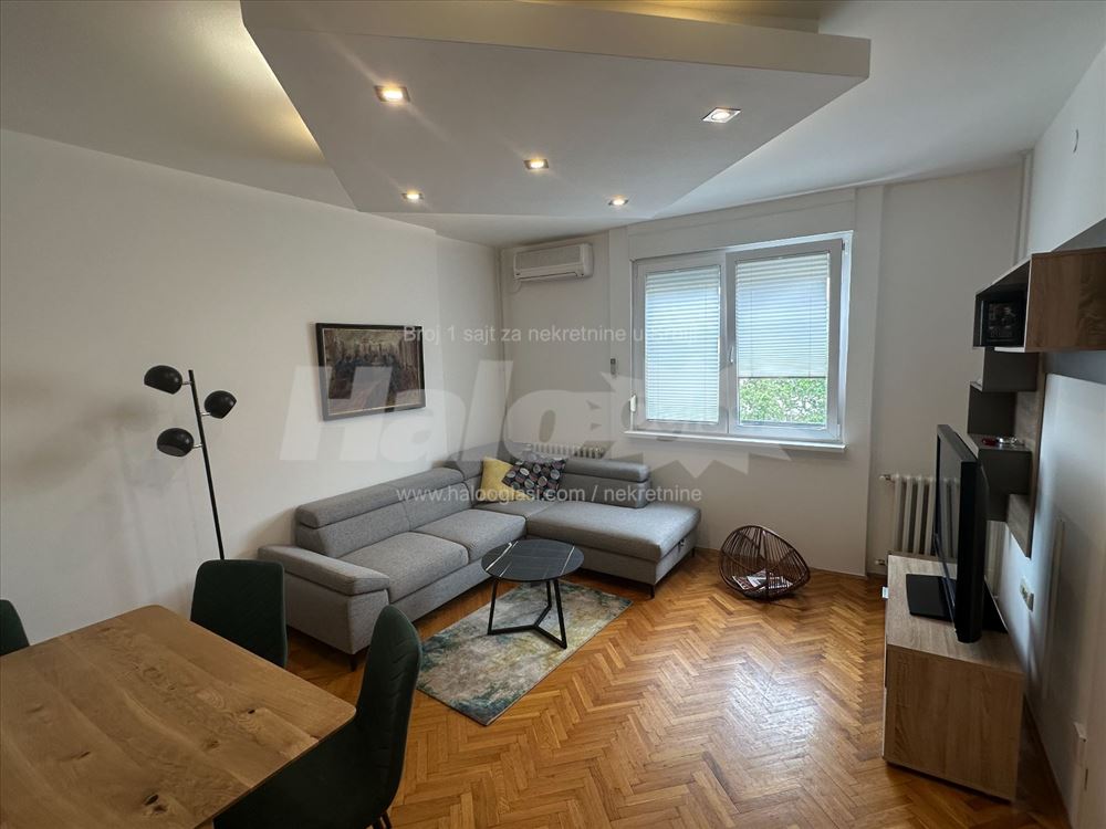 LUX stan 40m2, centar — 3