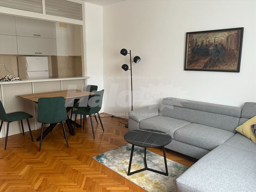LUX stan 40m2, centar — 5