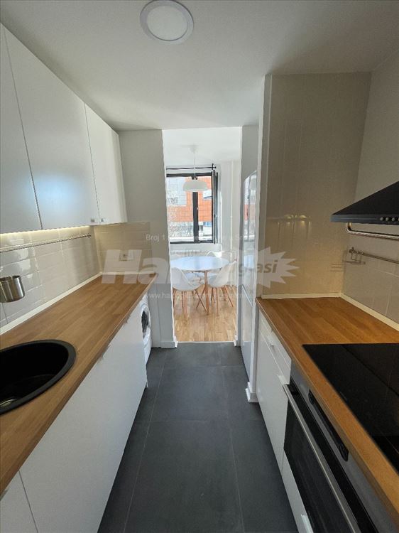 LUX stan, Blok 21, Bulevar Zorana Đinđića — 5