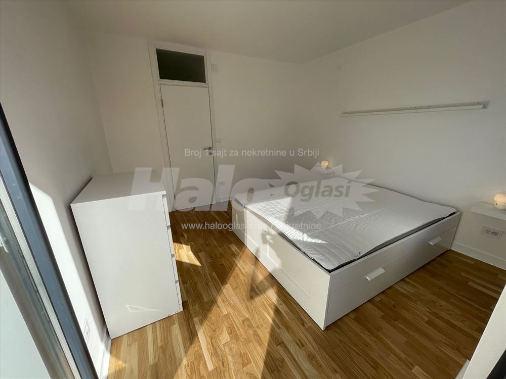 LUX stan, Blok 21, Bulevar Zorana Đinđića — 10