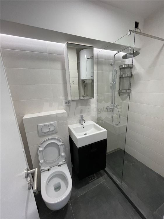 LUX stan, Blok 21, Bulevar Zorana Đinđića — 12