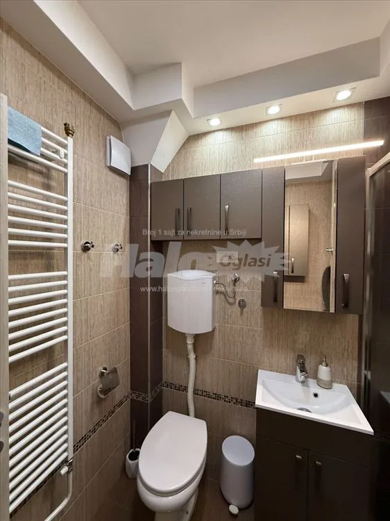 LUX stan Borča Centar 3 — 6