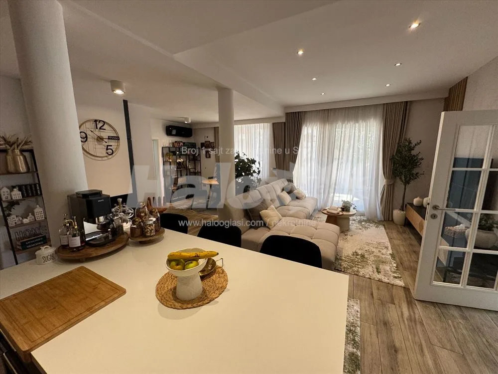 LUX STAN na Dedinju/100 m2 + privatno dvorište — 2