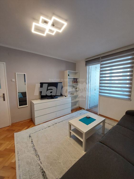 Lux stan na Karaburmi — 9