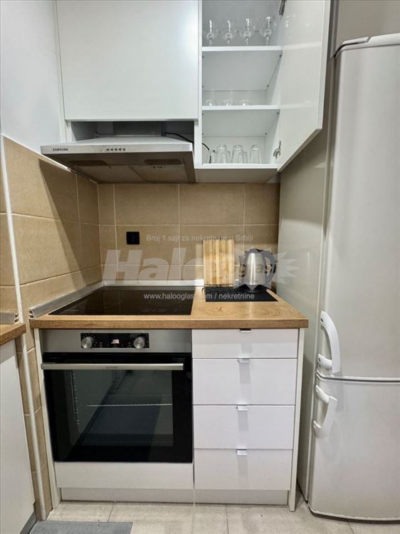 Lux stan na Lekinom brdu,odmah useljiv... — 10