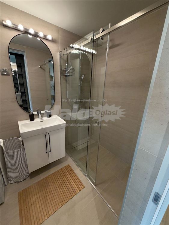Lux stan sa garazom, dvostran,60m2, Airport Garden — 12