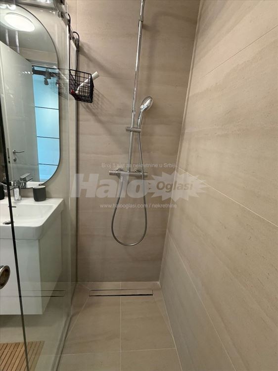 Lux stan sa garazom, dvostran,60m2, Airport Garden — 13