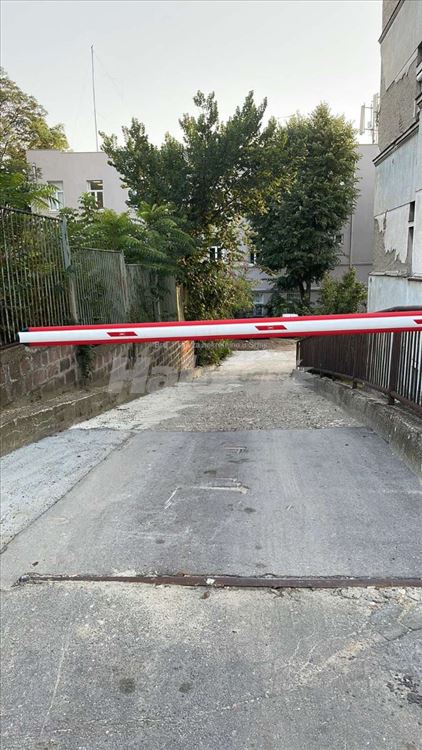 Lux stan sa parkingom na Autokomandi-Ustanička 10 — 14