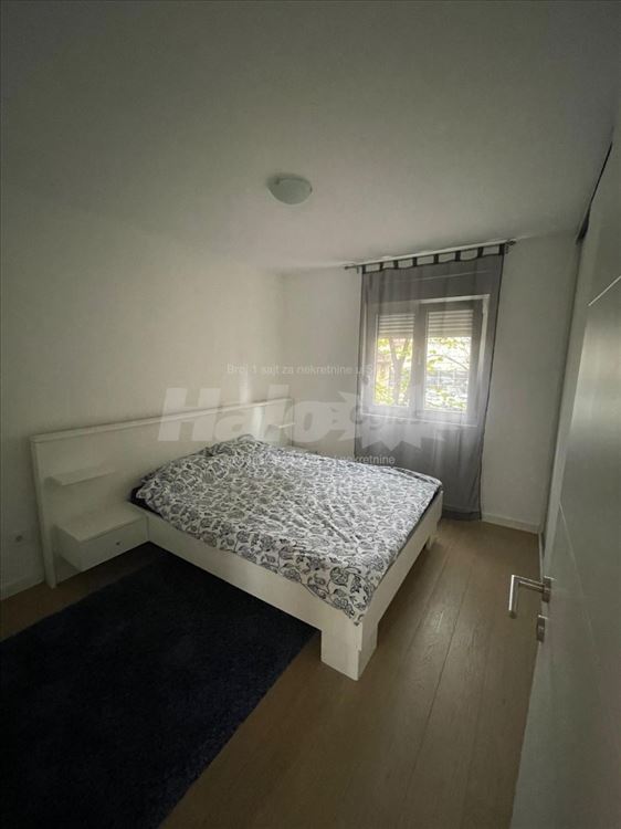 lux stan sa parkingom, opremljen, top lokacija — 9