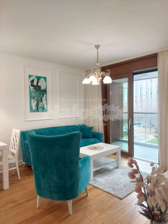 Lux stan u NBgd – Zgrada “Petica” — 2