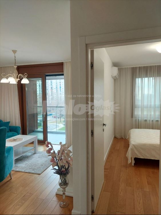 Lux stan u NBgd – Zgrada “Petica” — 3