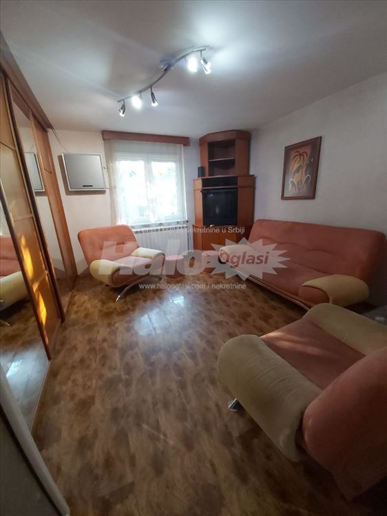 Lux stan u Zemunu, teretana, garaza, izdavanje — 12