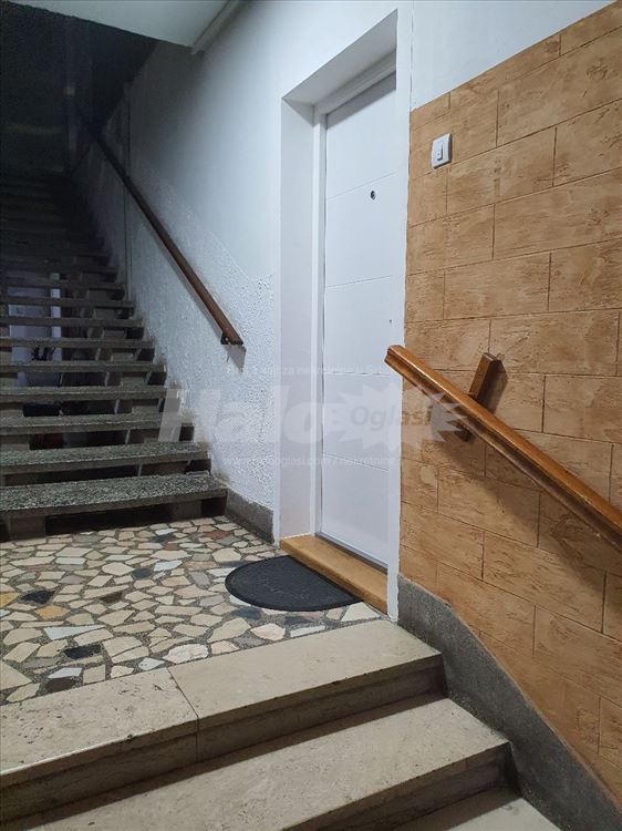 Lux stan/poslov.prostor na odličnoj lokaciji,70m2 — 12