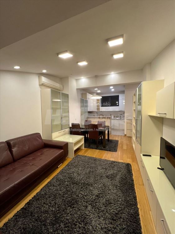 Lux trosoban stan (sa garažom) - centar — 2